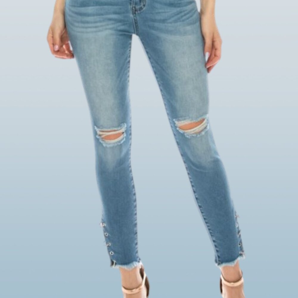 Side Ring Detail Skinny Jeans  4088  NWT Boutique